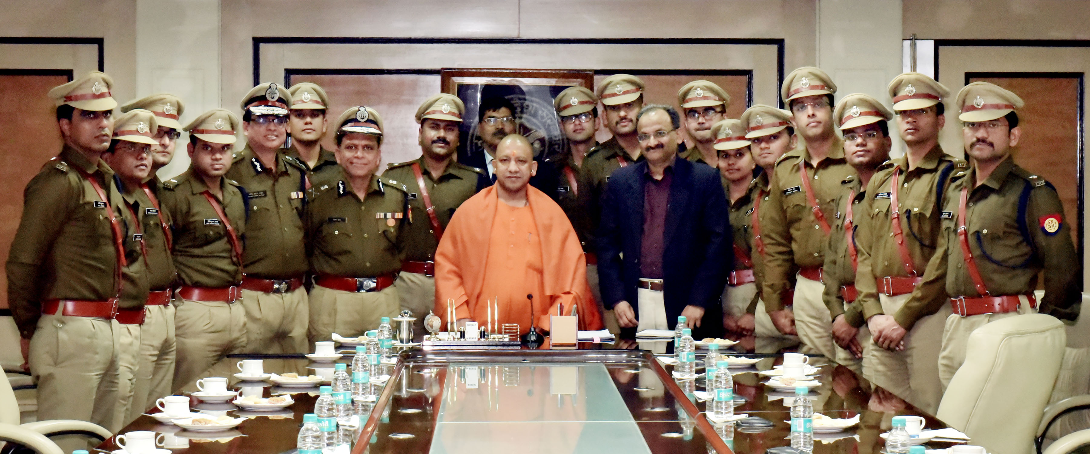 UPCM से मिले भारतीय पुलिस सेवा के 16 परिवीक्षाधीन अधिकारी