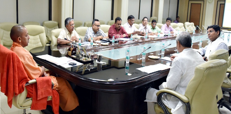 UPCM ने पशुधन विभाग को निराश्रित गोवंश आश्रय स्थलों की स्थापना हेतु प्रत्येक DM के निवर्तन पर 50 लाख से 1 करोड़ रु. की धनराशि उपलब्ध कराने के निर्देश दिए