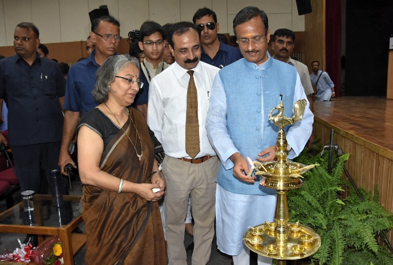 UP_Dy_CM ने जयपुरिया माडल यूनाइटेड नेशन्स के छठे वार्षिक सम्मेलन का शुभारम्भ किया