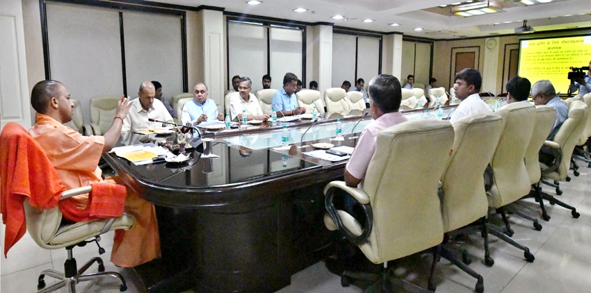 UPCM ने C.S.R. के अन्तर्गत स्वच्छ भारत मिशन और अन्य कार्यक्रमों में सहयोग के सम्बन्ध में बैठक की