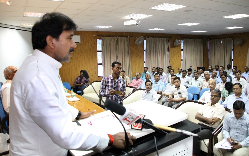 UPCM मंत्रिमंडल के होमगार्ड्स मंत्री पूर्व सैनिक कल्याण निगम के मुख्यालय में आयोजित उद्यमिता सेमिनार में शामिल हुए