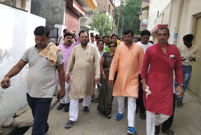 UPCM मंत्रिमंडल के नगर विकास मंत्री और महापौर ने लखनऊ के चार वॉर्डों का निरीक्षण किया