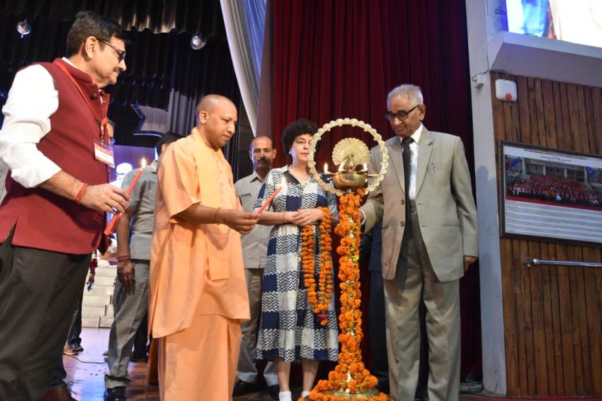 UPCM ने CMS में 8वें "अन्तर्राष्ट्रीय मीडिया सम्मेलन" का शुभारम्भ किया