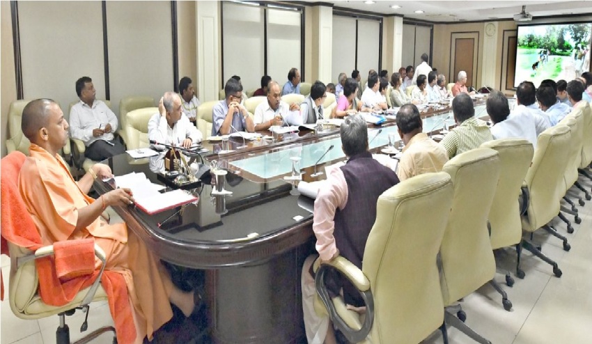 UPCM ने स्वतंत्रता दिवस के दिन 9 करोड़ पौधों के रोपण के सम्बन्ध में समीक्षा बैठक की