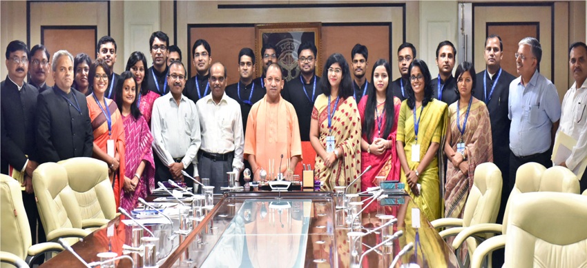 UPCM से भारतीय प्रशासनिक सेवा के प्रशिक्षु अधिकारियों ने मुलाकात की