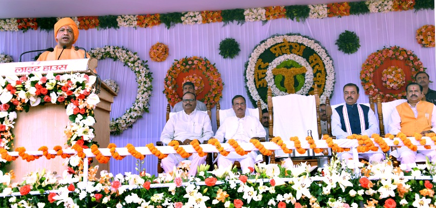 UPCM ने स्वतंत्रता दिवस पर विधान भवन के मुख्य द्वार पर ध्वजारोहण किया