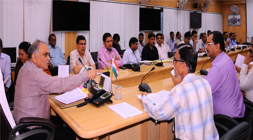 UPCM किसान एवं सर्वहित बीमा योजना के दावों का निस्तारण तहसील दिवस में किया जाये: मुख्य सचिव
