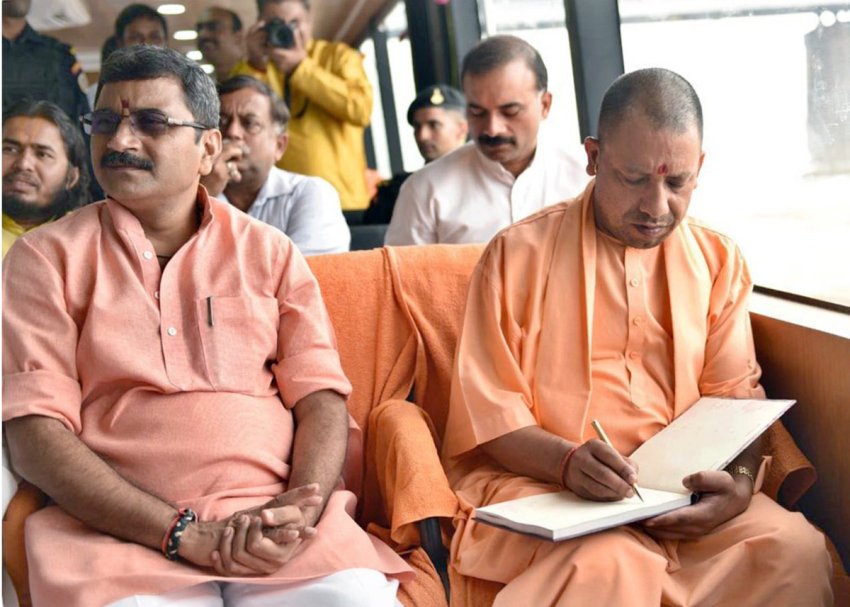 UPCM वाराणसी में अलकनंदा क्रूज का उद्घाटन कार्यक्रम में