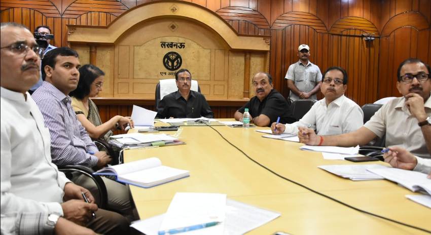 UP_Dy_CM ने बोर्ड परीक्षा-2019 की तैयारियों के संबंध में वीडियो कॉन्फ्रेंसिंग की