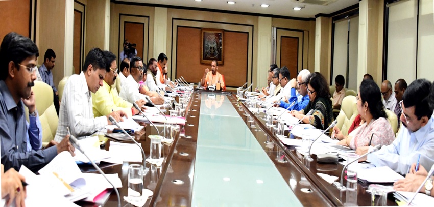 UPCM ने प्रदेश के 8 आकांक्षात्मक जनपदों की प्रगति की समीक्षा बैठक की