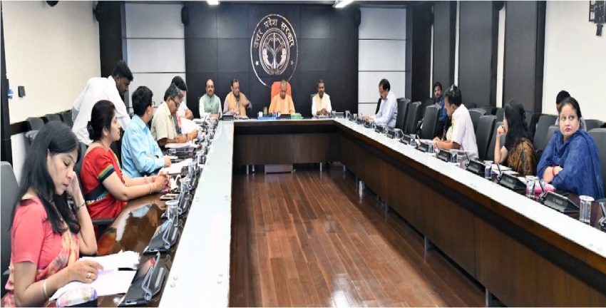 UPCM ने लोक भवन में छात्रवृत्ति अनुदान/पेंशन योजनाओं की प्रगति की समीक्षा बैठक की
