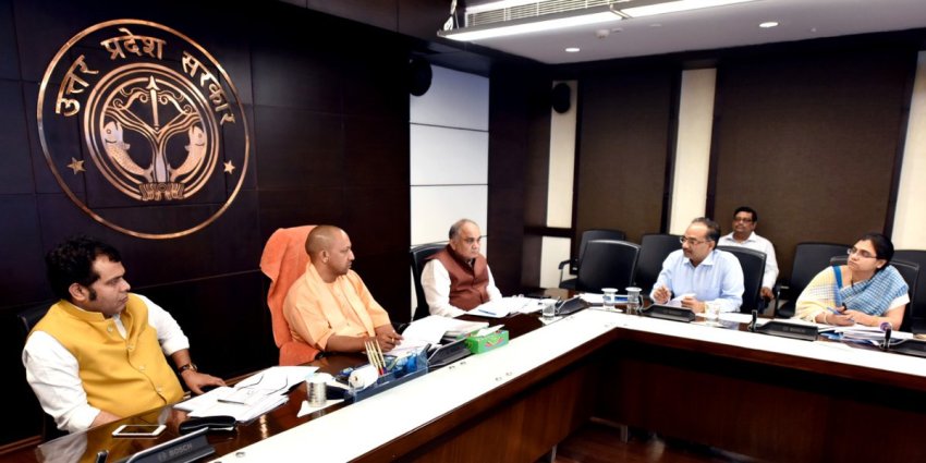 UPCM ने सौभाग्य और उजाला योजना कार्यक्रमों की प्रगति एवं मजरों के विद्युतीकरण कार्य की समीक्षा की