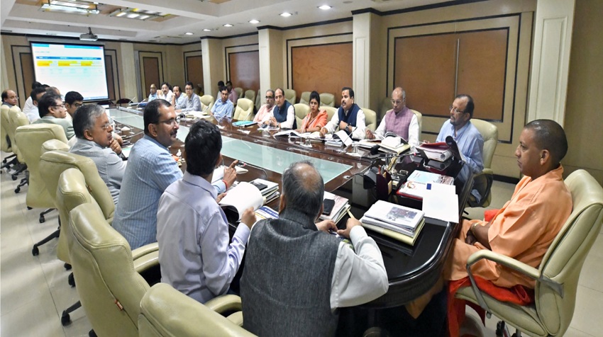 UPCM ने प्रदेश की सड़कों को गड्ढामुक्त किए जाने सम्बन्धी कार्य योजना की समीक्षा बैठक की