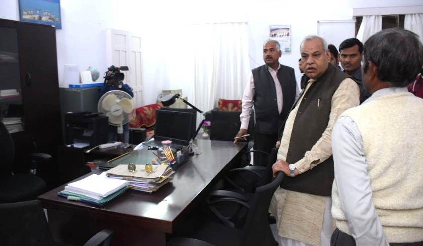 UPCM मंत्रिमंडल के सूक्ष्म, लघु एवं मध्यम उद्यम मंत्री ने कानपुर में उद्योग निदेशालय का आकस्मिक निरीक्षण किया