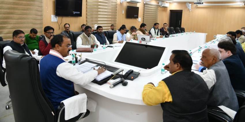 UP_Dy_CM केशव प्रसाद मौर्य ने उत्तर प्रदेश सरकार के विधायकों के साथ बैठक की