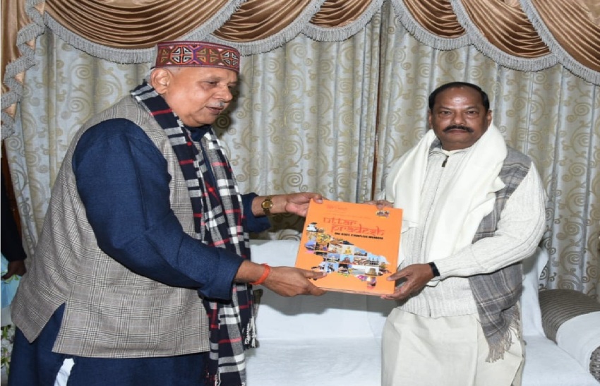 UPCM की ओर से कृषि मंत्री ने झारखण्ड के राज्यपाल और मुख्यमंत्री को कुम्भ में आने का आमंत्रण पत्र सौंपा