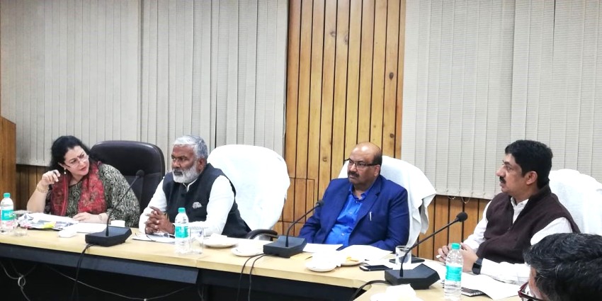 UPCM मंत्रिमंडल के परिवहन मंत्री ने परिवहन विभाग व परिवहन निगम के अधिकारियों के साथ बैठक की
