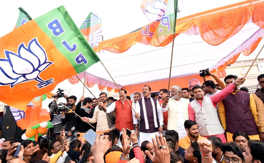 UP_Dy_CM ने पहला वोट मोदी को संकल्प अभियान का शुभारम्भ किया
