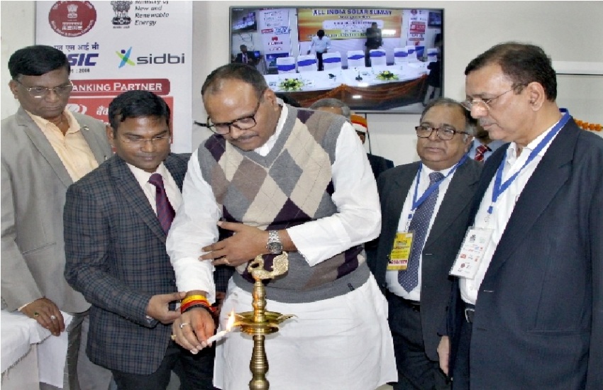 UPCM मंत्रिमंडल के अतिरिक्त ऊर्जा स्रोत मंत्री ने तीन दिवसीय इंडिया सोलर एक्सपो-2019 का शुभारंभ किया