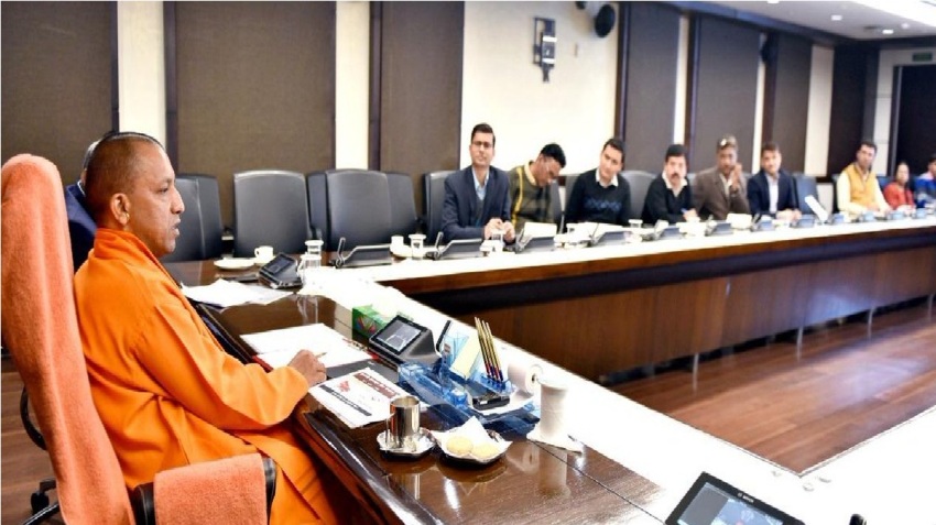 UPCM ने लोकभवन में CM Helpline के प्रजेन्‍टेशन का अवलोकन किया