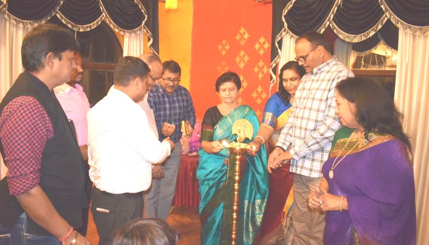 UPCM मंत्रिमंडल के मंत्री बृजेश पाठक ने लघु उद्योग भारती द्वारा आयोजित होली मिलन समारोह का उद्घाटन किया