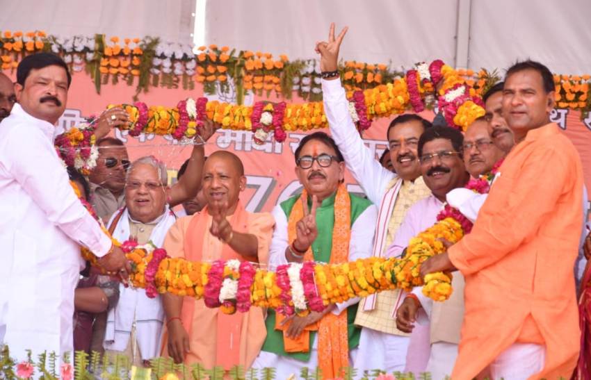 UPCM ने कहा रवि किशन और निरहुआ सांसद बनेंगे तो पूर्वी उत्तर प्रदेश में फिल्म सिटी बन सकेगी