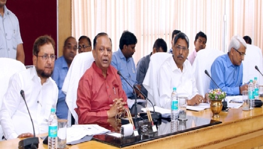UPCM मंत्रिमंडल के ग्रामीण अभियन्त्रण मंत्री ने योजना भवन में समीक्षा बैठक की