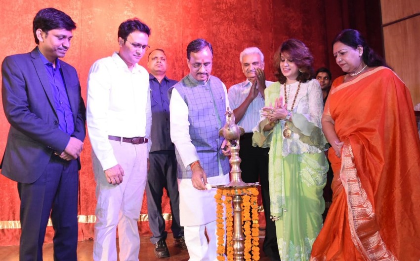 उप मुख्यमंत्री ने मिम्फा लखनऊ द्वारा आयोजित 'प्रस्थिति' कार्यक्रम का शुभारम्भ किया