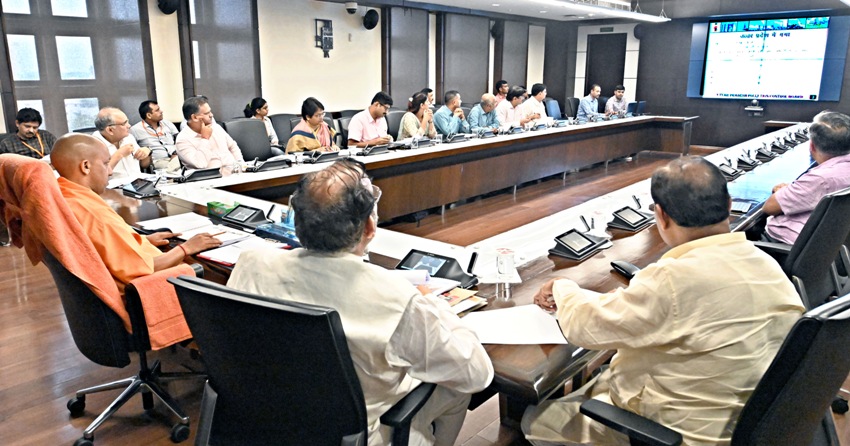 UPCM योगी ने गंगा नदी पर प्रस्तावित अन्तर्राष्ट्रीय सेमिनार के आयोजन के सम्बन्ध में बैठक की