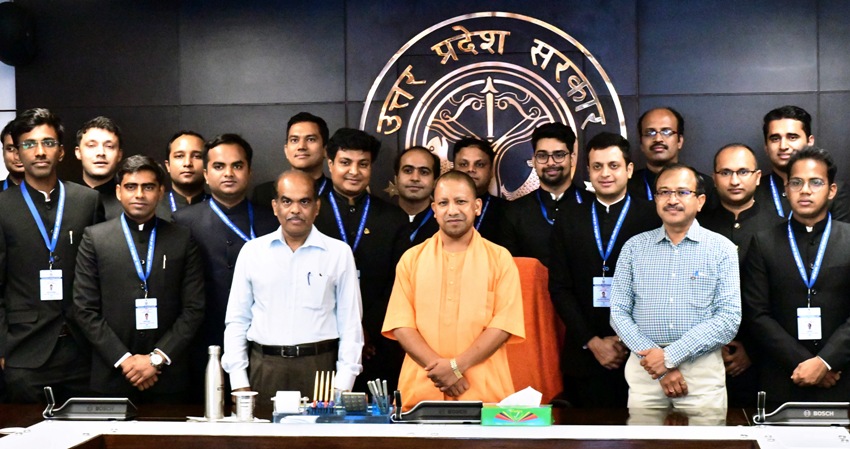 UPCM से भारतीय प्रशासनिक सेवा एवं भारतीय वन सेवा के प्रशिक्षु अधिकारियों ने भेंट की