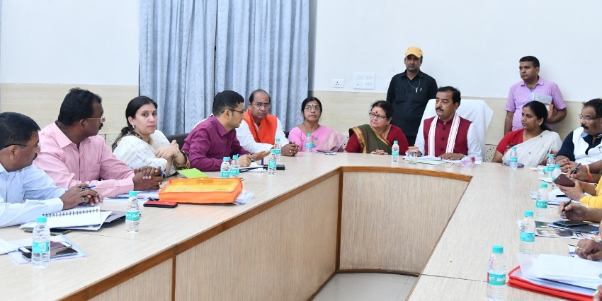 उप मुख्यमंत्री केशव प्रसाद मौर्य ने कानपुर नगर में उच्चस्तरीय बैठक की