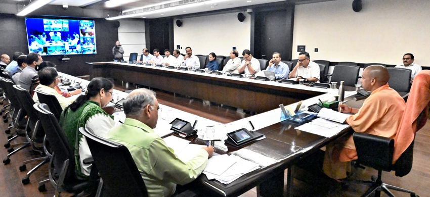 UPCM ने 08 महत्वाकांक्षी जनपदों के अधिकारियों के साथ वीडियो काॅन्फ्रेंसिंग की