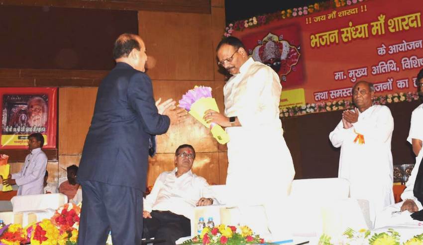 विधि एंव न्याय मंत्री माँ शारदा भजनान्द प्रकाश भजन संध्या कार्यक्रम में शामिल हुए