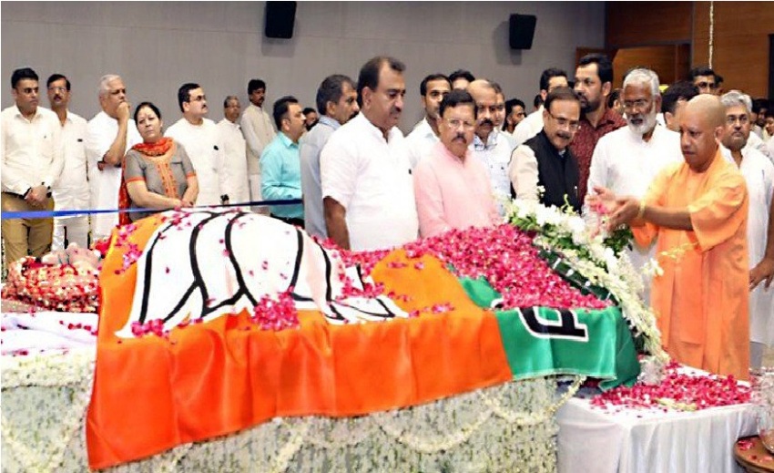 UPCM योगी आदित्यनाथ बोले सुषमा जी के जाने से देश को बड़ी क्षति हुई