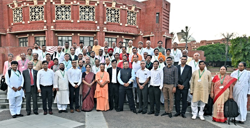 UPCM योगी ने ‘मंथन-1’ कार्यक्रम के समापन पर मीडिया प्रतिनिधियों से वार्ता की