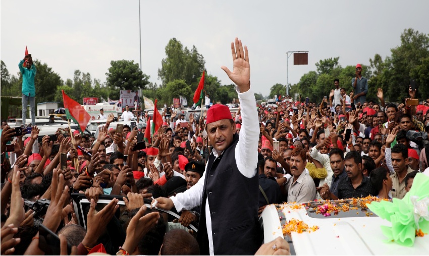 पूर्व मुख्यमंत्री ने मुख्यमंत्री योगी पर साधा निशाना बोले सोनभद्र में जमीन की रजिस्ट्री किसके कहने पर हुई?