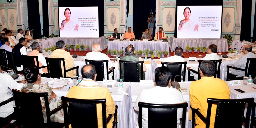 UPCM के नेतृत्व में राज्यपाल से प्रदेश के मंत्रिमण्डल के सभी सदस्यों ने मुलाकात की