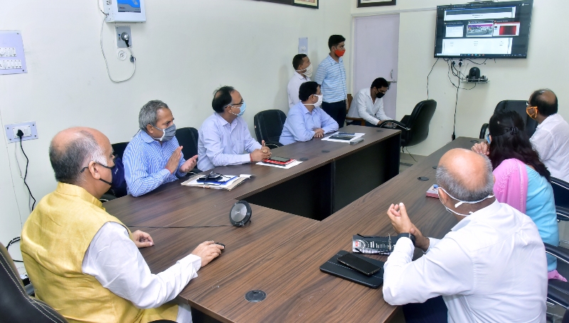 नगर विकास मंत्री आशुतोष टण्डन ने प्रोजेक्ट माॅनीटरिंग सिस्टम का लोकार्पण किया