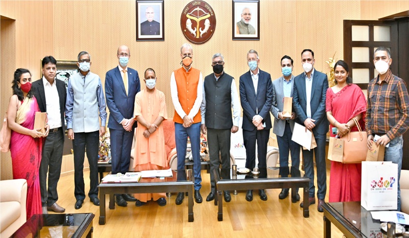 UP CM Yogi Adityanath से Netherlands के राजदूत मार्टेन वैन डेन बर्ग ने भेंट की