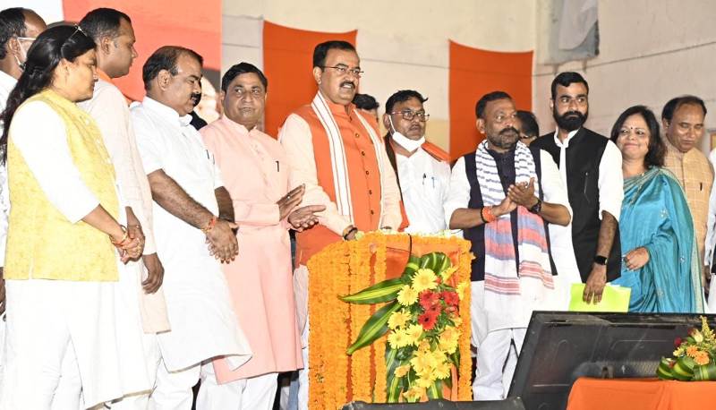 भाजपा नेता-मंत्री ने कर दी कोरोना की ऐसी की तैसी, योगी के आदेश दरकिनार