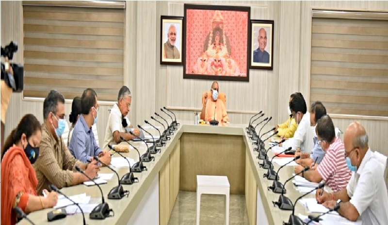 मुख्यमंत्री ने उ0प्र0 असंगठित कर्मकार सामाजिक सुरक्षा बोर्ड के साथ की बैठक