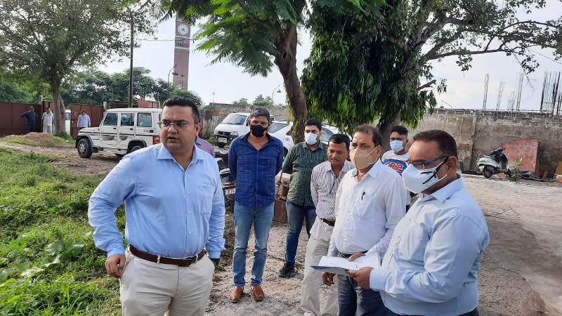 LDA: अक्षय त्रिपाठी ने किया हुसैनाबाद स्थित म्यूजियम ब्लाक और फूड कोर्ट का निरीक्षण