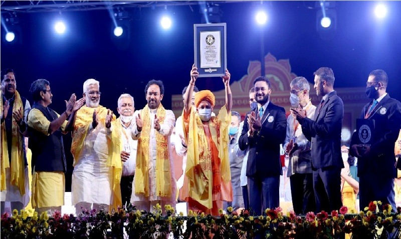 गिनीज बुक ऑफ वर्ल्ड रिकॉर्ड की ओर से मुख्यमंत्री को दीपोत्सव-2021 कीर्तिमान का प्रमाण-पत्र