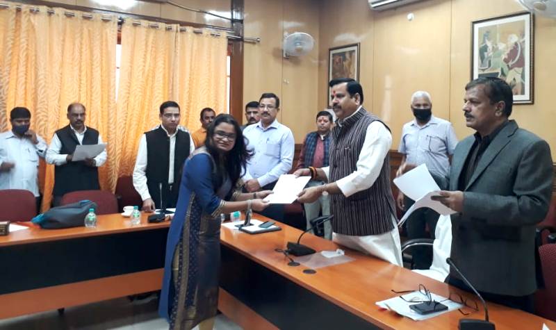 नव नियुक्त सहायक अभियन्ताओं एवं नवप्रोन्नत अधिशासी अभियन्ताओं को दी बधाई: महेन्द्र सिंह