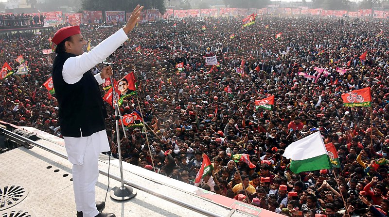 पूर्व मुख्यमंत्री अखिलेश यादव ने मैनपुरी में विशाल जनसभा को सम्बोधित किया