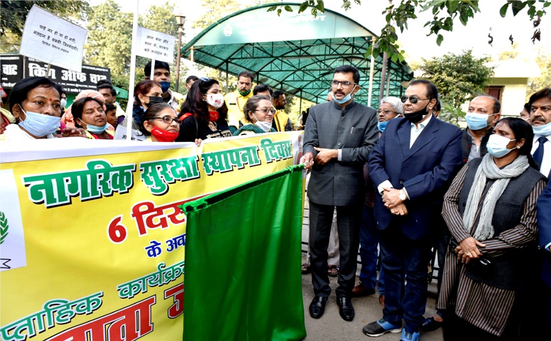 अपर मुख्य निर्वाचन अधिकारी ने मतदाता जागरूकता रैली को हरी झंडी दिखाकर किया रवाना