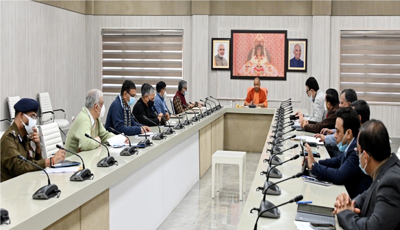 औद्योगिक इकाईयों के कर्मियों को रात्रिकालीन कर्फ्यू में आवागमन छूट: योगी
