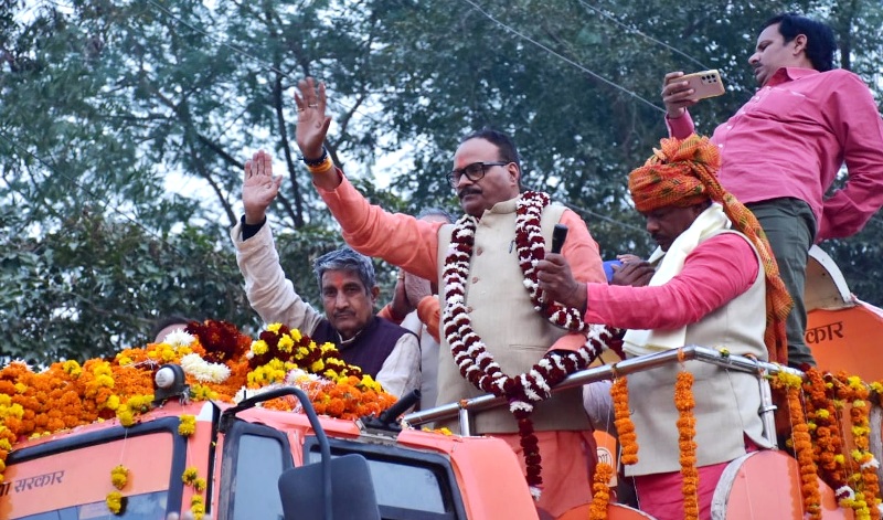 बृजेश पाठक और मुकुट बिहारी वर्मा ने गोंडा में जनविश्वास यात्रा को सम्बोधित किया
