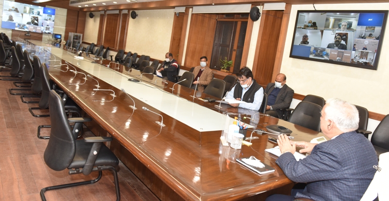 मुख्य सचिव दुर्गाशंकर मिश्र ने जनपदों के नोडल अधिकारियों के साथ बैठक की