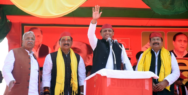 Those who talk about taking out the heat have become cold now: Akhilesh